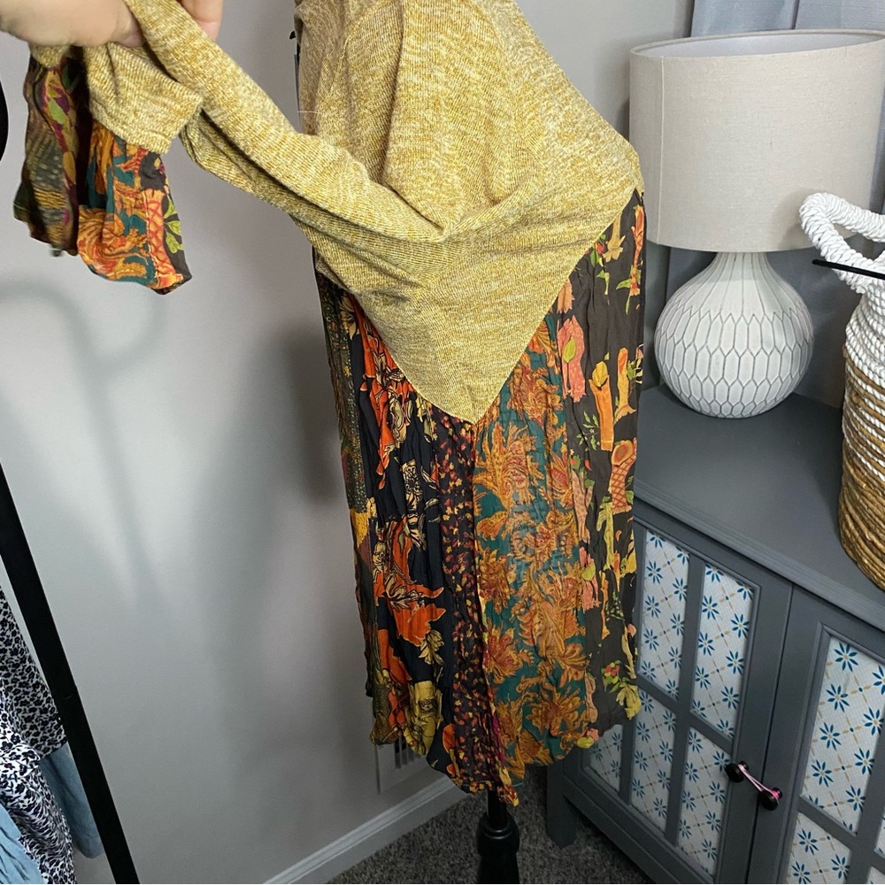 A024 Young Threads Floral Patchwork Tunic Blouse … - image 6